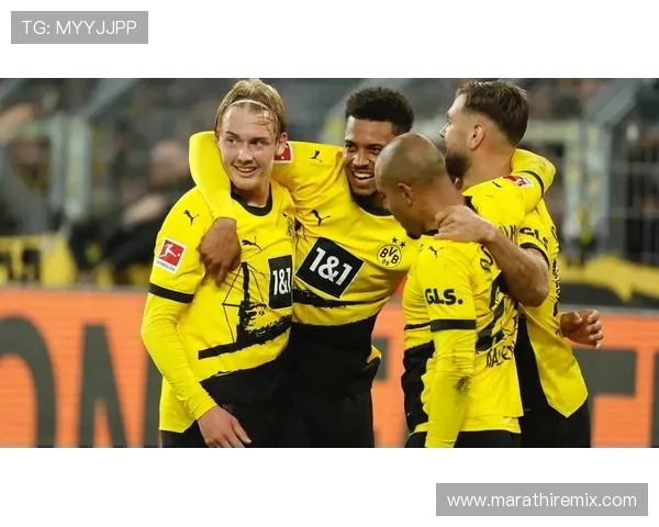 多特蒙德高位压迫强度加大,反击失位问题逐步反映于比赛走势 多特蒙德高位压迫强度加大,反击失位问题逐步反映于比赛走势